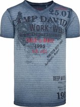 Camp David ® gestreept t-shirt met V-hals en labelprints