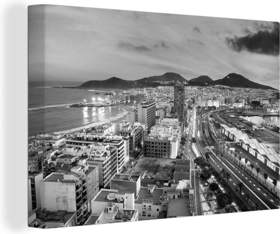 Canvas schilderij 180x120 cm - Wanddecoratie De in Gran Canaria gelegen stad Las Palmas in de avond - zwart wit - Muurdecoratie woonkamer - Slaapkamer decoratie - Kamer accessoires - Schilderijen