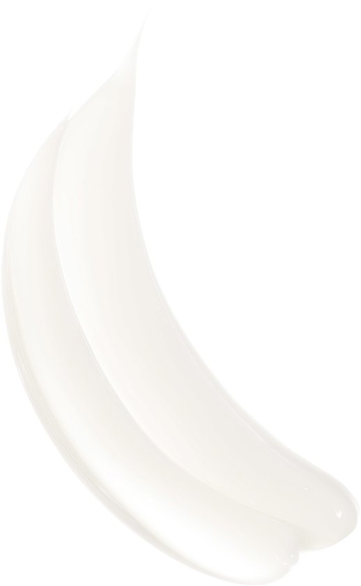 Een witte veeg crème op een witte achtergrond.