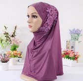 stijlvolle linnen hoofddoek hijab met kanten versiering.