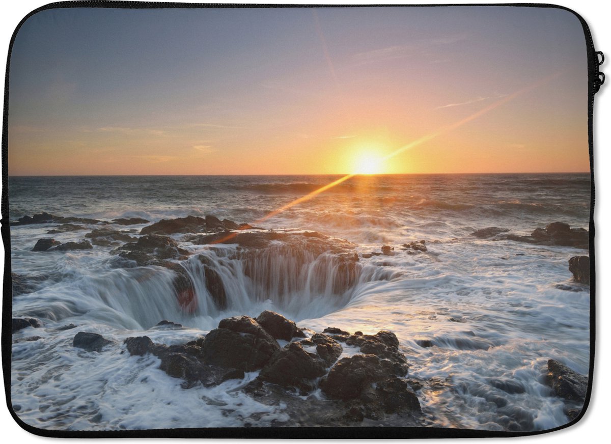 Laptophoes 13 inch 34x24 cm - Oregon - Macbook & Laptop sleeve Zonsondergang bij de zee - Laptop hoes met foto