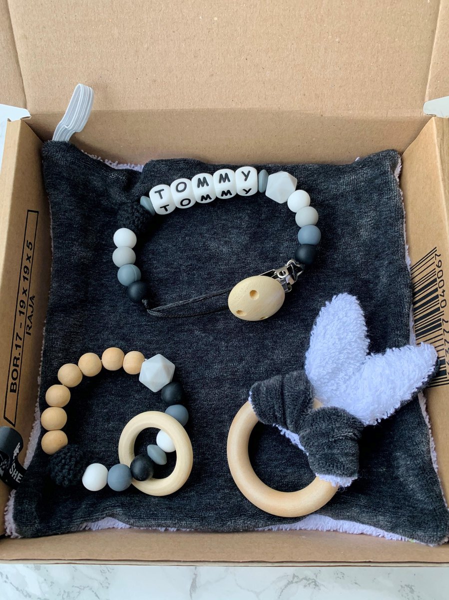 Goedkoopste Giftset babypakket - zwart - gepersonaliseerd - verschillende maten