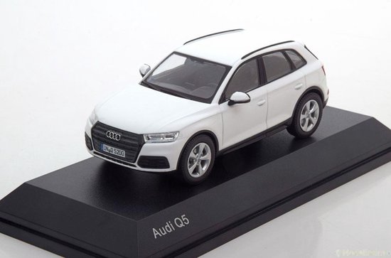 Audi Miniature Q5 en livraison gratuite