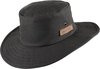 Chapeau noir en toile cirée à bord large, œillets et étiquette de marque en cuir marron. Logo Scippis.