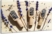 Schilderij -Droge lavendelbloemen in houten lepels op tafel, 2 maten