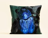 Studio Noëll • Sierkussen Satijn • Blauwe Kever • 65x65cm. • Gerecyclede donsvulling