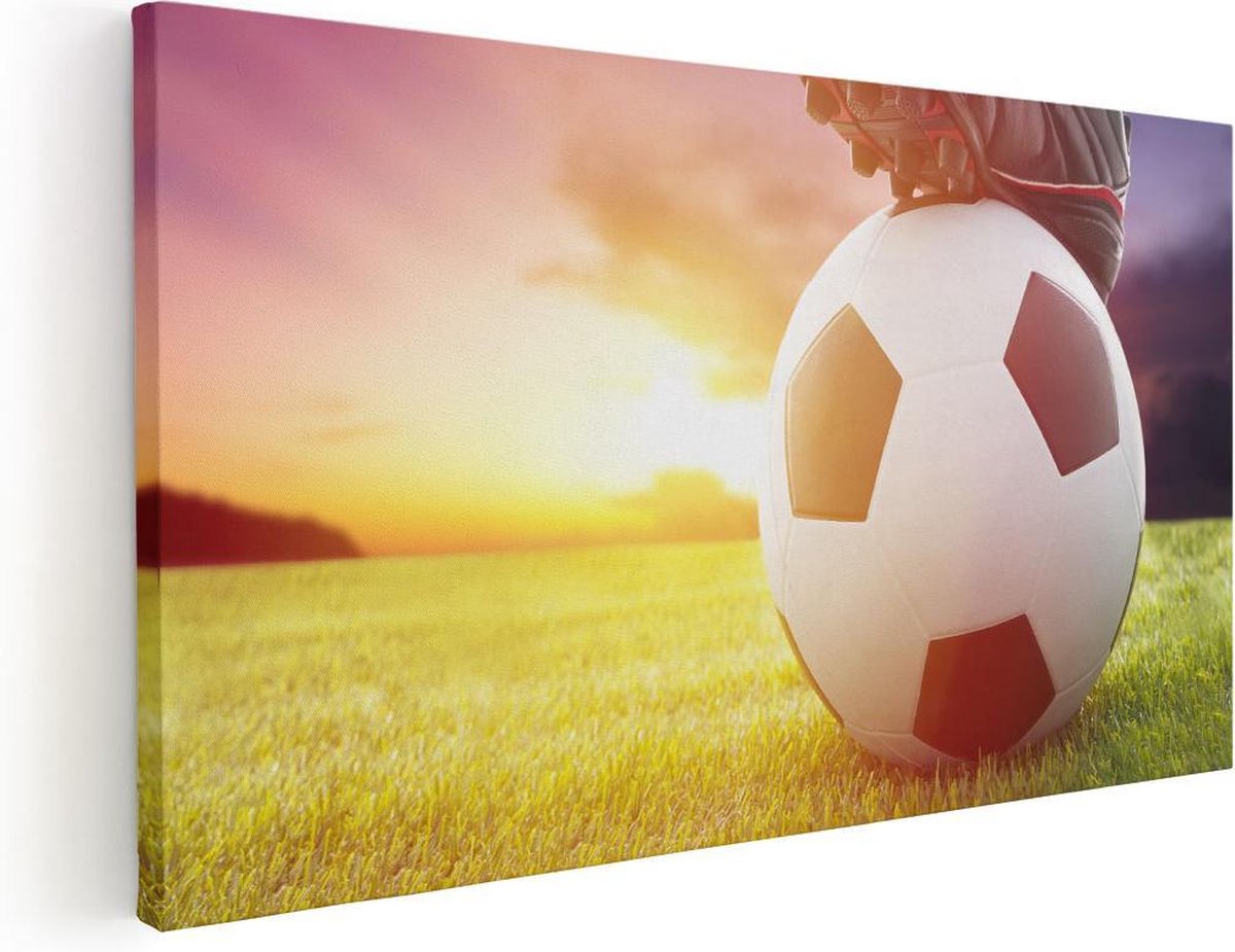 Artaza Canvas Schilderij Klassieke Voetbal Aftrap Met Zonsondergang - 60x30 - Foto Op Canvas - Canvas Print