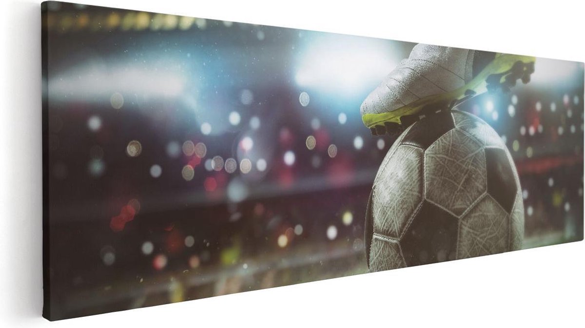 Artaza Canvas Schilderij Voetbal Aftrap Met De Bal In Het Stadion - 90x30 - Foto Op Canvas - Canvas Print