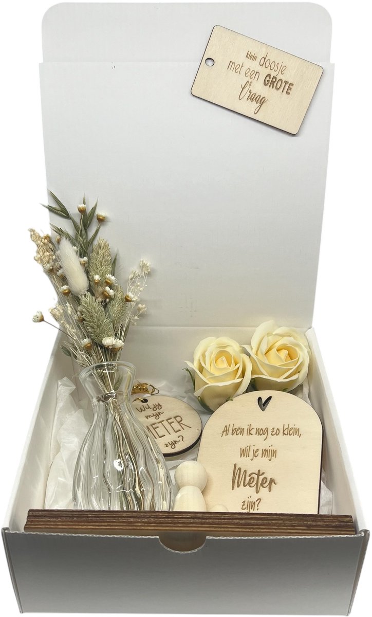 Stars 4 you Geschenkbox Wil jij mijn METER zijn? | beige | vaasje droogbloemen | zeeproosjes | droogbloemen | meter vragen | meter worden | peettante vragen | peettante worden | cadeau | doosje met een vraag