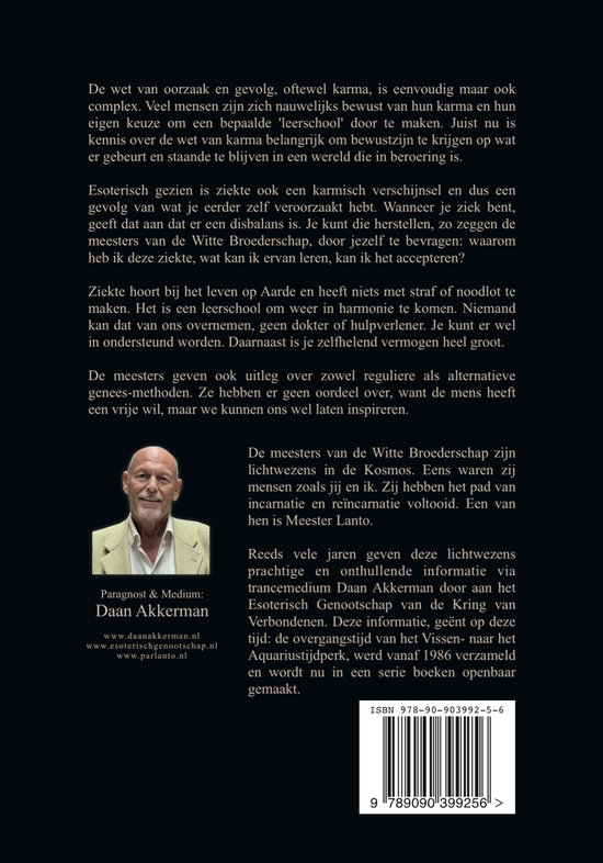 Foto van Daan Akkerman met tekst: Paranormaal & Medium, Daan Akkerman. Websites en ISBN.