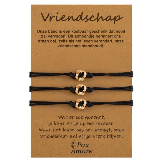 Drie zwarte vriendschapsarmbandjes met goudkleurige knoopjes, gepresenteerd op een kaart met Nederlandse tekst.