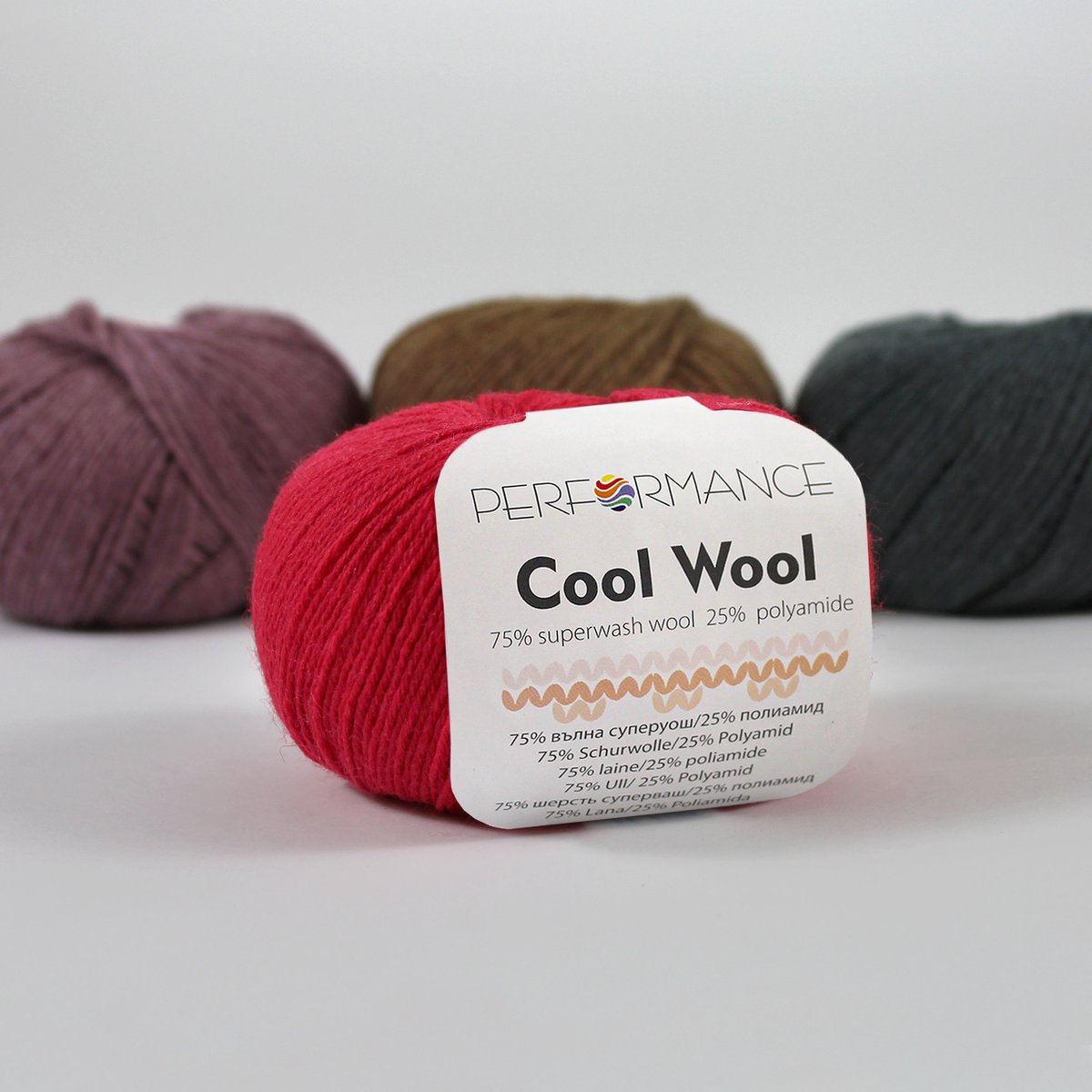 Cool Wool - warm rood (19) - wol en polyamide haakgaren - breigaren - 5 bollen van 50 gram - pendikte 2 - 3 mm.