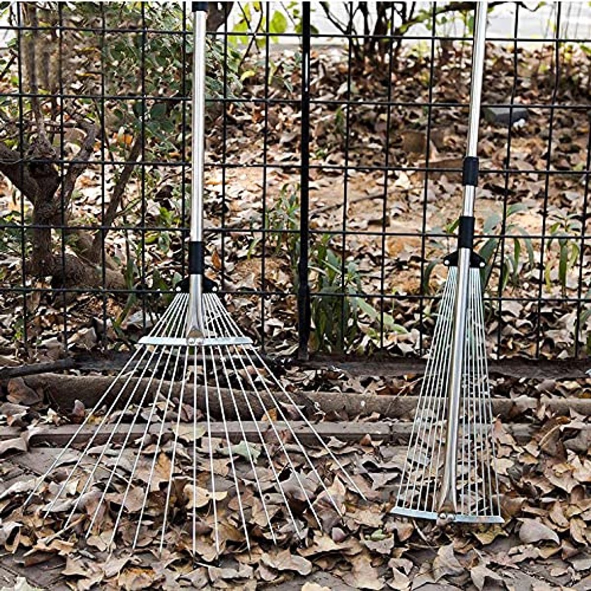 Compacte telescopische tuin hark voor gazononderhoud