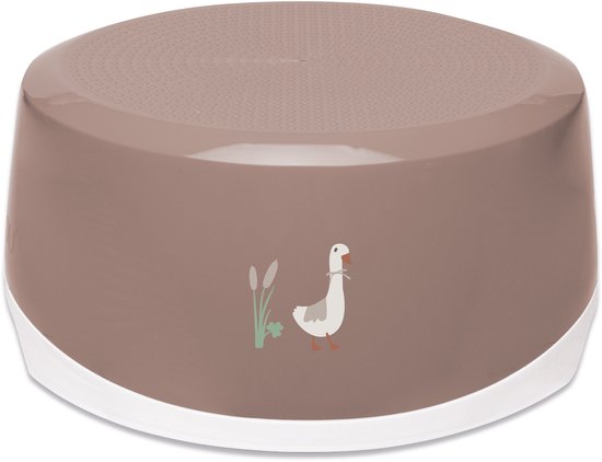 Bruin opstapje met witte rand en een decoratie van een gans met riet.