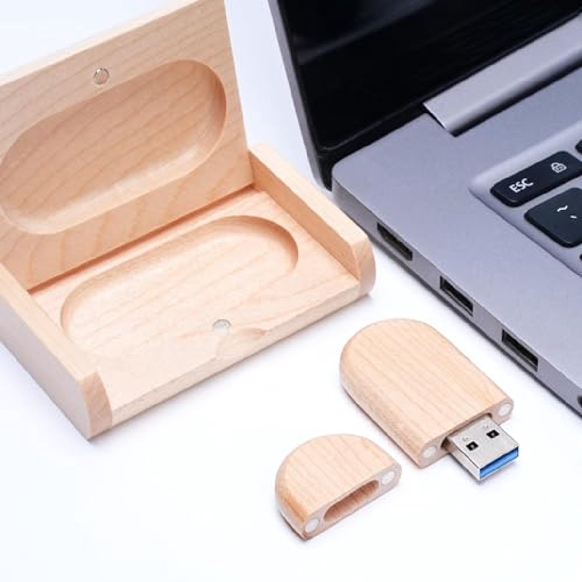 USB 2.0 Stick met Houten Doos 4GB - Duurzame en Handzame Opslagoplossingen