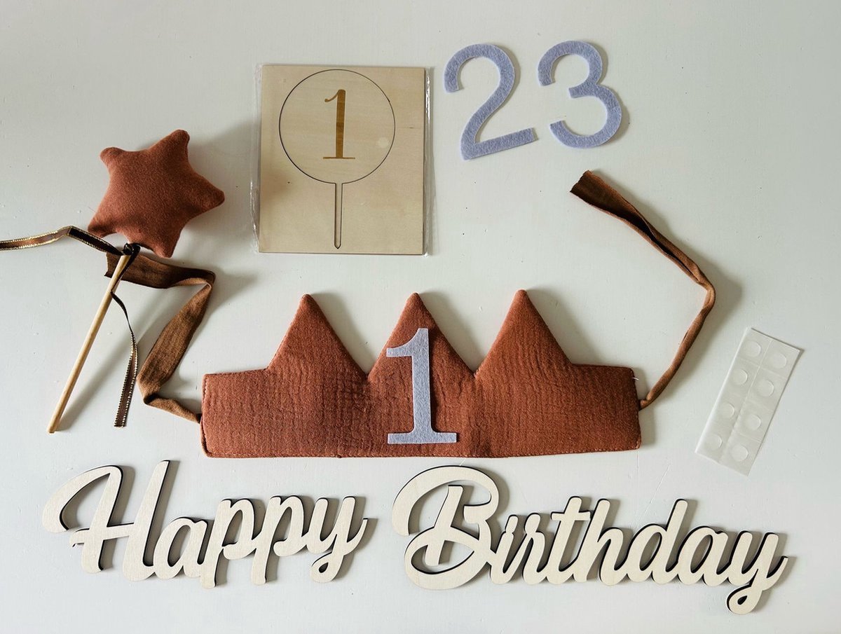 Feestpakket Verjaardag Kindje 1 jaar, 2 jaar, 3 jaar - Aardetinten en Hout - Verjaardagskroon - Verjaardagsslinger met Tassels - Toverstafje - Happy Birthday Houten Bord - Taarttopper — afbeelding 10