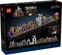 Verpakking van LEGO Harry Potter met een gedetailleerde afbeelding van de Wegisweg tovenaarswinkels.