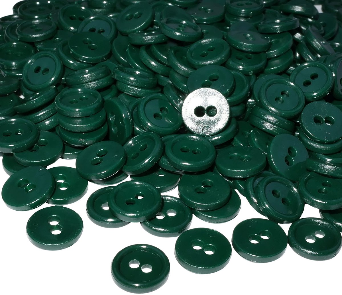 C56324 - Set van 100 ronde knoppen Ã˜11,5x2,2 mm - kleur dennen groen - van plastic - opening Ã˜2 mm