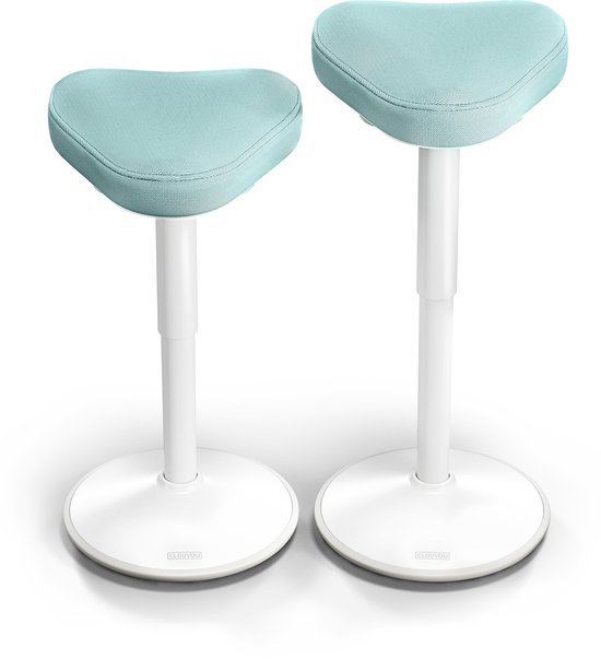 Twee muntkleurige zitkrukken met witte voeten en stangen, op een witte achtergrond.