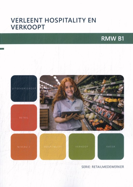 Een vrouw met rood haar, gekleed in een lichtblauwe polo, met een tablet in een supermarkt.