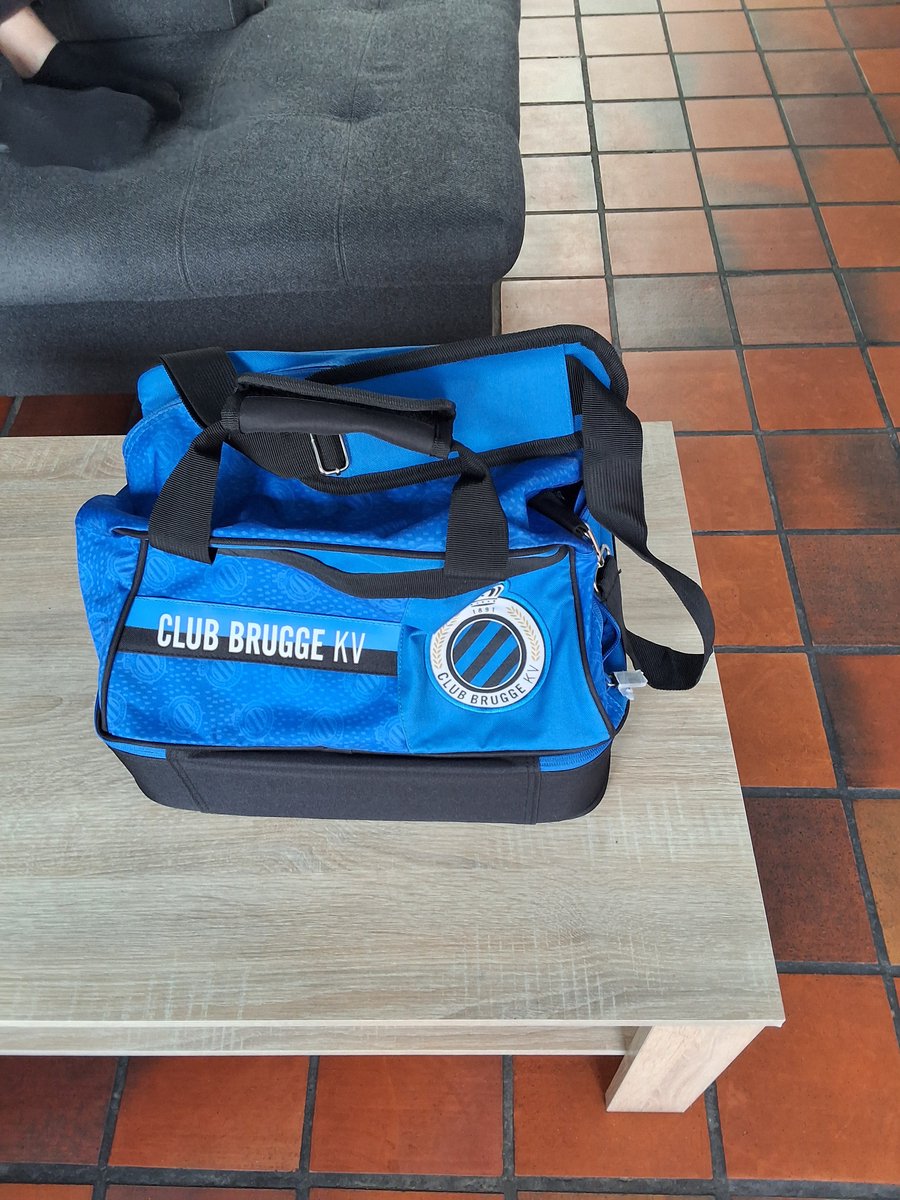 Club Brugge voetbalzak met vanonder vak voor de schoenen 38x34x28cm ( 6j tot 10j )