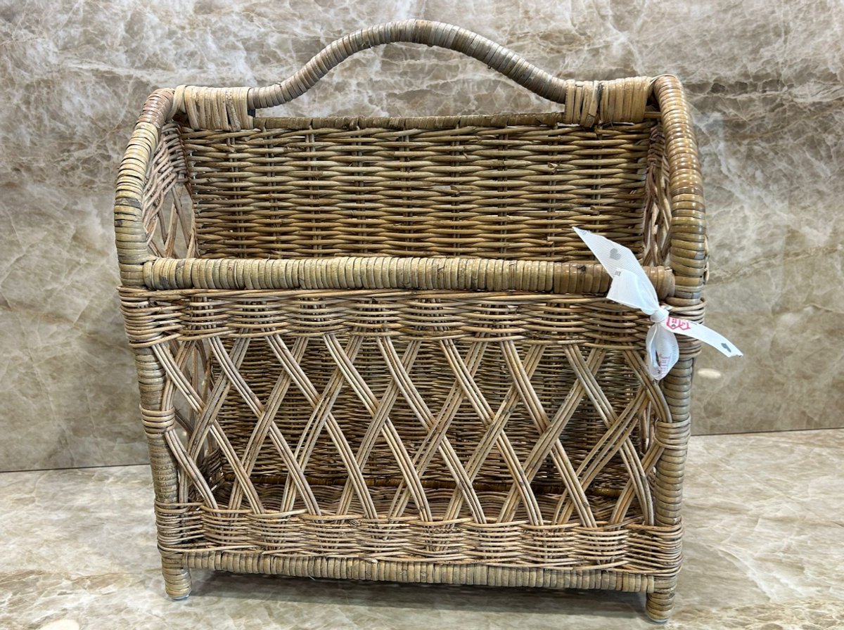Rieten Lectuurmand - Tijdschriftenmand - Krantenbak - Opbergmand - 41x26xH45 cm - Open Weave - Rattan - Landelijke Stijl - Decoshoppen.nl