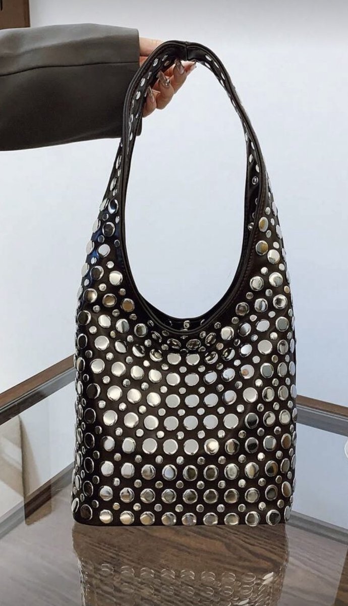 Schoudertas met glitter- zwarte tas met glitter - zwarte tas - tas met zwarte glitter - zwarte tas - zwarte schoudertas - schoudertas zwart - handtas - tas - schoudertas dames - schoudertassen - statement tas - shoulderbag - hobo tas