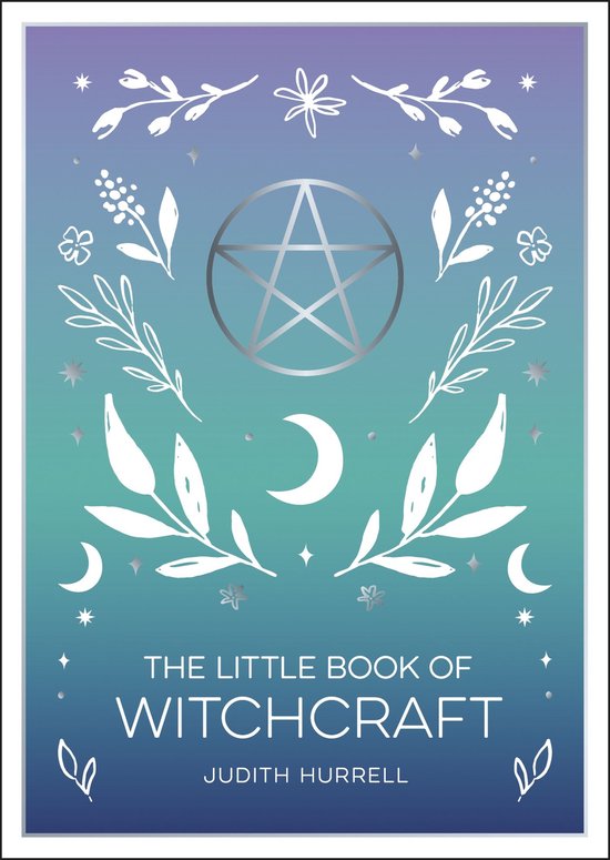 Het omslag van 'The Little Book of Witchcraft' met een pentagram, maan, sterren en takken op een paars-blauwe gradiënt achtergrond.