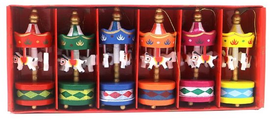 Deze aantrekkelijke en feestelijke carrousels (8cm hoog) passen mooi bij elkaar. Sfeervol om tijdens de feestdagen zoals kerst en sinterklaas neer te zetten of om op te hangen in bijv. de kerstboom. Leuk om voor uzelf te kopen of om cadeau te geven.