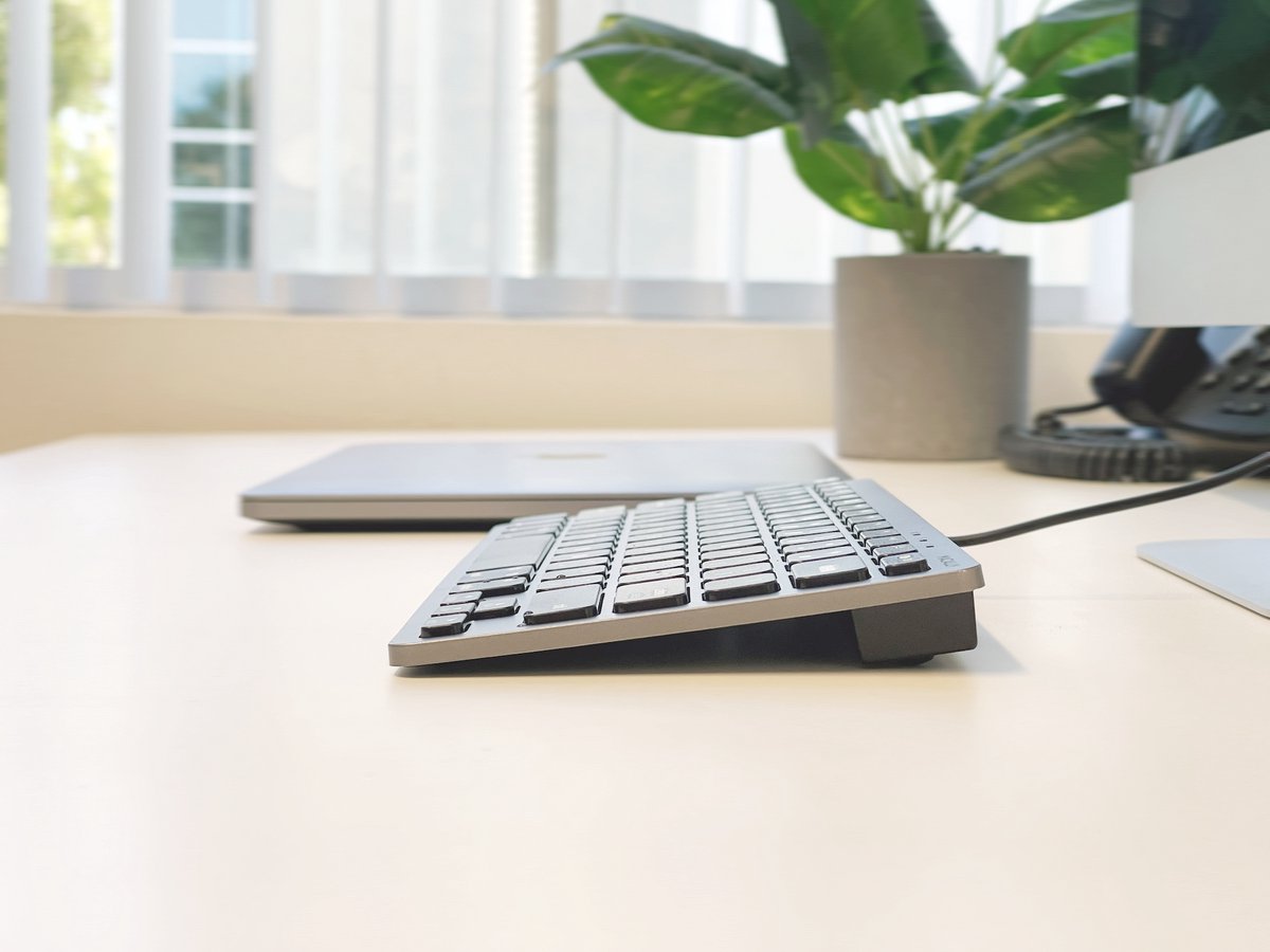 Macally UCSLIMKEYCSG Compact bedraad USB-C toetsenbord voor Apple Mac en iPad - Zwarte toetsen - U.S. Engels (QWERTY) layout thumbnail 5