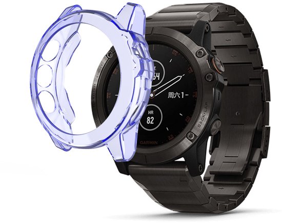 Lichtblauwe TPU watch case naast een Garmin Fenix smartwatch met metalen band.
