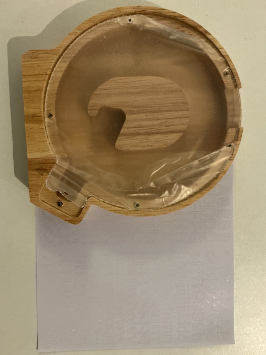 SPAARPOT HOUT LETTER Q