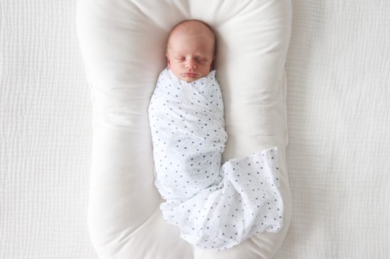 Lulujo - Hydrofiele Doek - Swaddle - Katoen - 100x100 cm - Stars - Kraamcadeaus - Babydekens - Babycadeaus - Tetradoeken - Zwangerschapscadeau — afbeelding 4