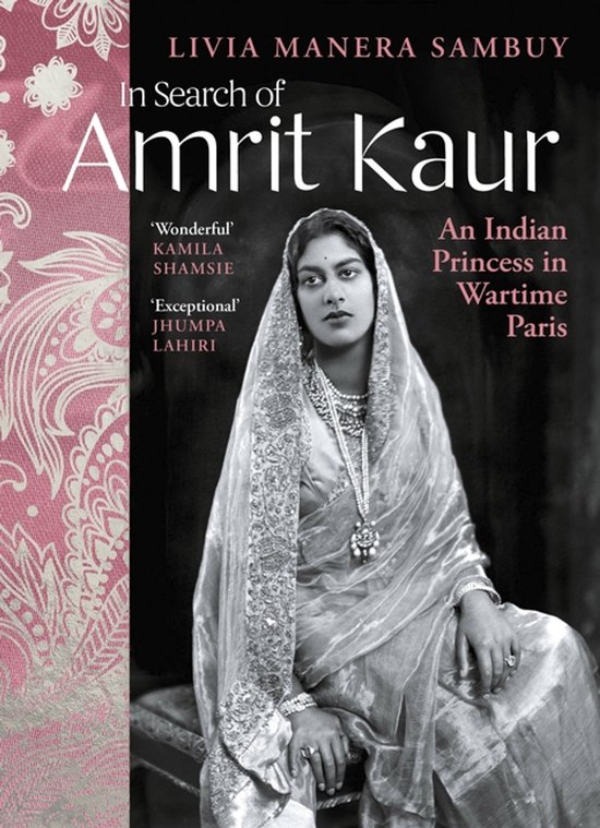 Livre "In Search of Amrit Kaur" avec une photo noir et blanc d'une princesse indienne en tenue et bijoux traditionnels.