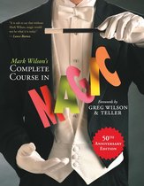 Boek "Mark Wilson's Complete Course in Magic", 50e jubileumeditie, met een tovenaar in smoking.
