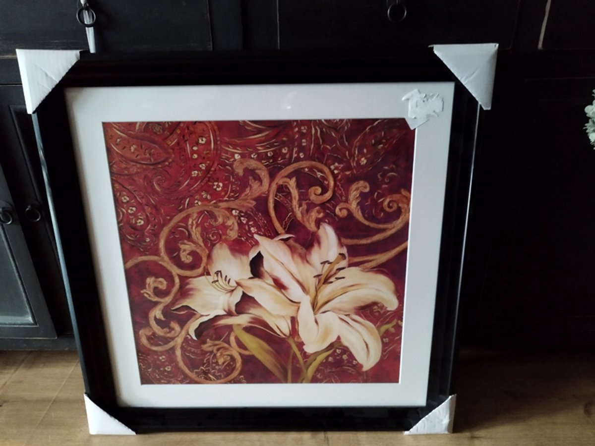 Schilderij met zwarte kunststoffen lijst