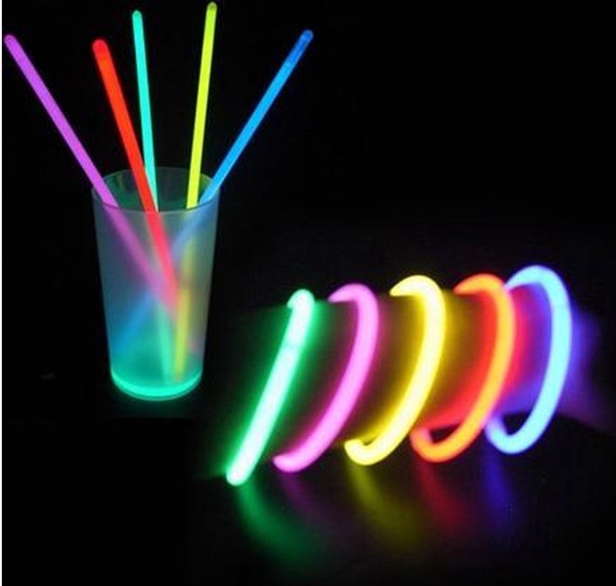 15 x Armbanden Glow in the Dark led breekbandjes.