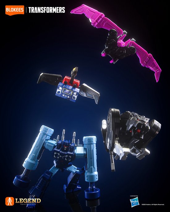 Vier dierlijke en robotvormige metgezellen: Ravage, Laserbeak, Ratbat en Rumble, zwevend in de lucht.