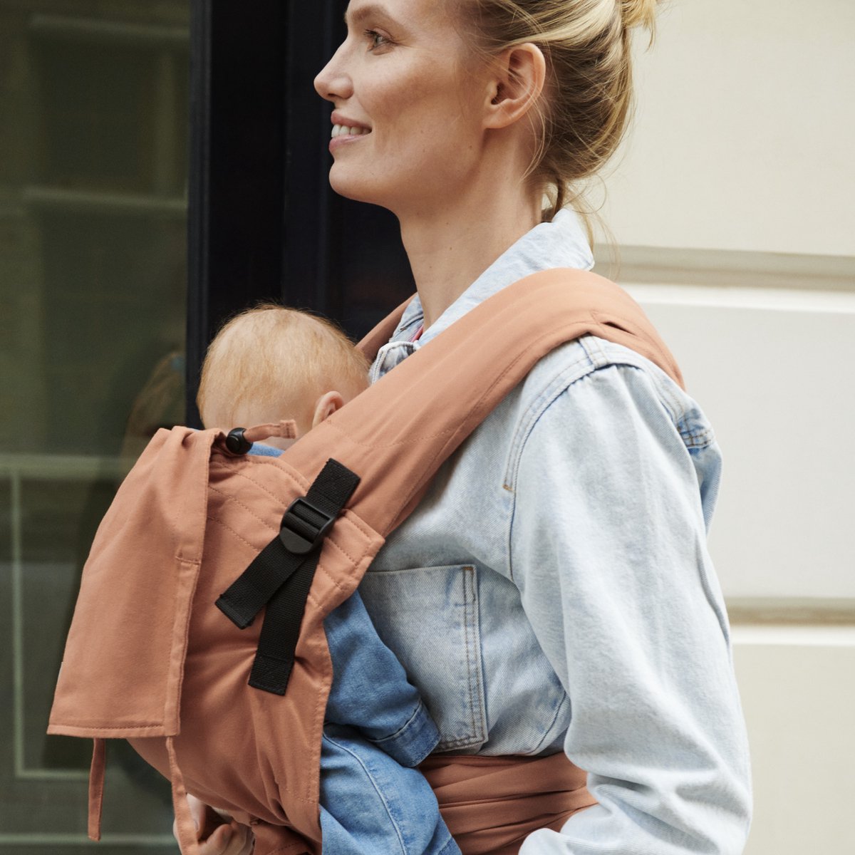Stokke Limas Carrier Plus, Terracotta - Versie 2023 (OCS) - Babydrager met halve gesp - Drie draagopties - Veilig voor baby's van 1 maand/ 4 kg tot 18 kg – foto 4