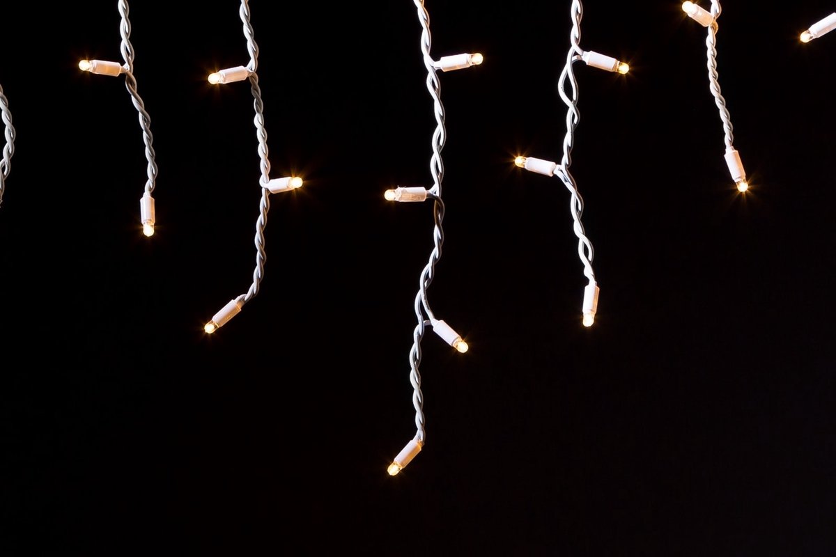Blynx IJspegel Verlichting Buiten - Lichtgordijn Buiten - 15 x 0,5 Meter - 570 LED - Klassiek Warm Wit - Wit Snoer - IP67 - Koppelbaar tot 90m - Inclusief Startkabel