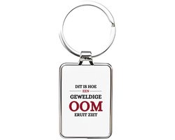 Hacebo® - Meest geweldige oom sleutelhanger rechthoekig - Oom - een oom - sleutelhangers - verjaardagscadeau - cadeau voor oom - kado - rechthoekige sleutelhanger - 3 x 7.8 CM