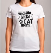 I'm not like a regular mom i'm a cat mom - T Shirt - Cat - CuteCat - CatLover - CatLife - Kat - LieveKat - GrappigeKat - KattenLiefhebber - BestMom - MamaLeven