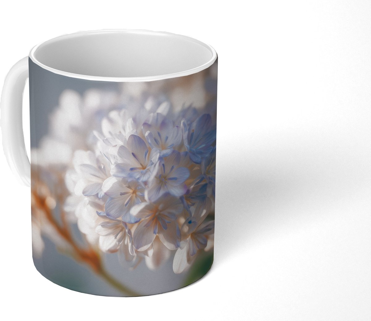 Mok - Koffiemok - Bloemen - Lichtblauw - Wazig - Trosje - Mokken - 350 ML - Beker - Koffiemokken - Theemok