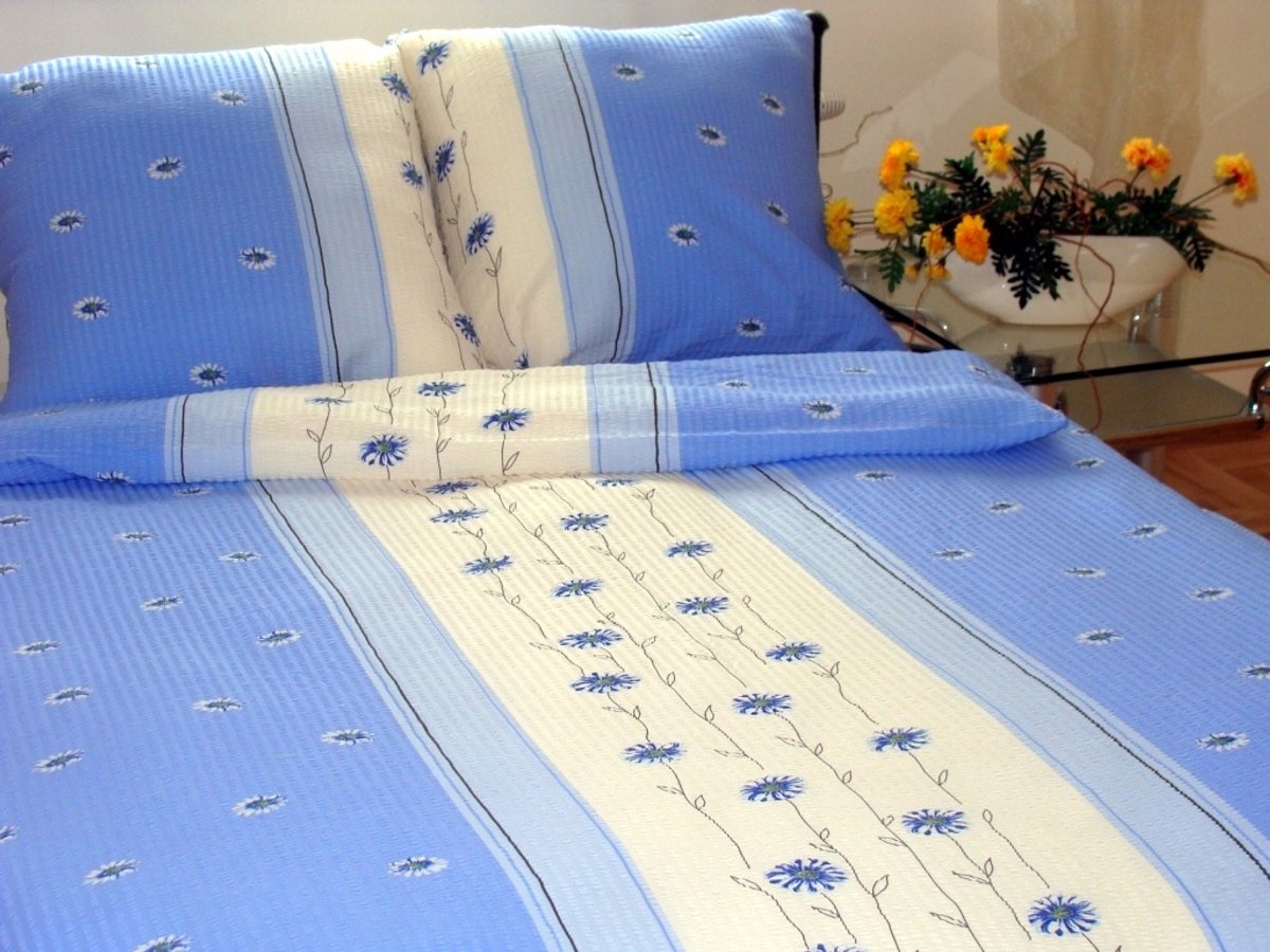 Kora Kussensloop 40x40cm - Blauw met Margriet - Kreukvrij