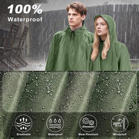 Man en vrouw in groene regenponcho's in de regen. Grote tekst '100% Waterproof'. Close-up van stof met waterdruppels.