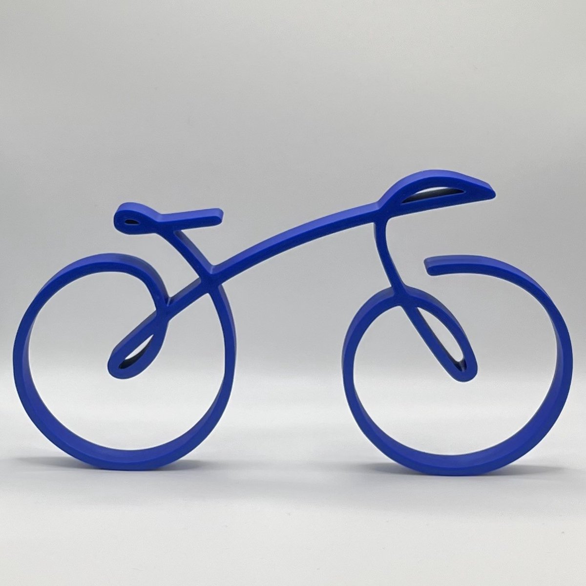 UberPrints3D | Minimalistische Fiets beeldje – Het Ultieme Cadeau voor Fietsliefhebbers 24x1,5x13 cm blauw PLA materiaal