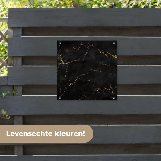 Tuinposter 50x50 cm - Tuindecoratie Zwart marmer - Gouden aders - Klassiek - Poster voor in de tuin - Buiten decoratie - Schutting tuinschilderij - Tuindoek muurdecoratie - Wanddecoratie balkondoek