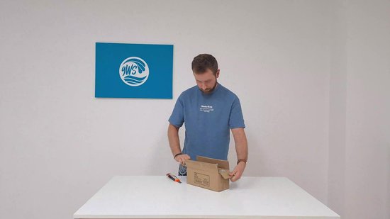 1 armoire murale SURF ou SUP avec rangement pour rames