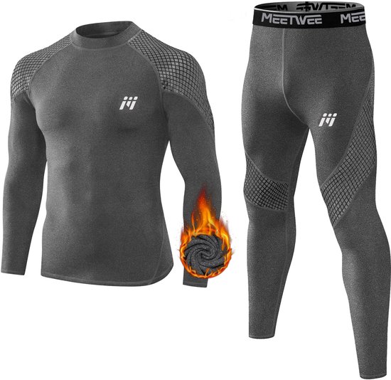 Ensemble de sous-vêtements thermiques gris pour hommes, avec un motif quadrillé sur les épaules et les cuisses. Le haut est à manches longues et le pantalon est un legging.