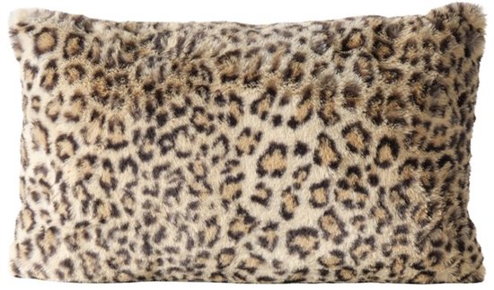 Kussen met een all-over panterprint in bruin en beige, met een zachte, pluizige textuur.